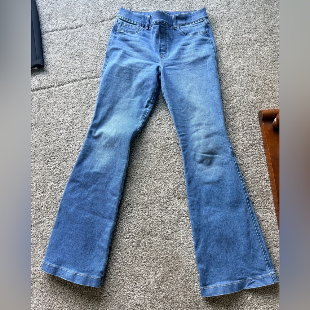 SPANX SPANXsculpt™ ReDefine
Flare Jeans Light Blue Flare Jeans